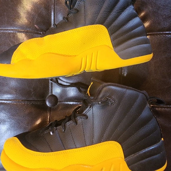 NICE Nike 23 Air Jordan 12 XII Retro GS Black University Gold 2020 3Y 4.5 Women - Picture 2 of 6